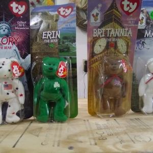 Set od 4 collectible beanie babies